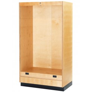 Jalousiskab 900, korpus